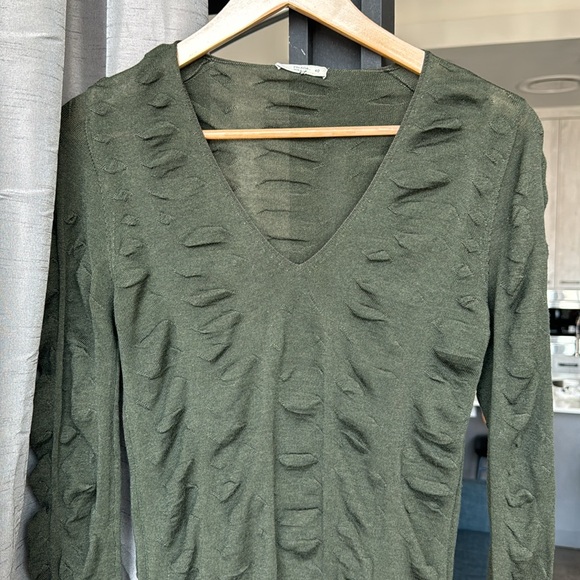 Prada Wool and Silk Blend Lightweight Avant-garde Sweater - US 4 or EU 40 - Picture 5 of 15